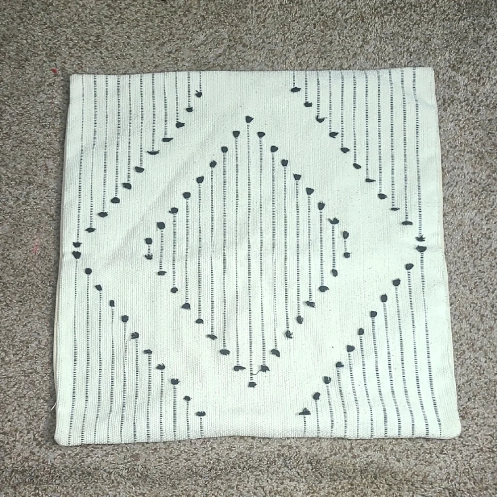 Geometric Patterned Textile Pillow Cove
